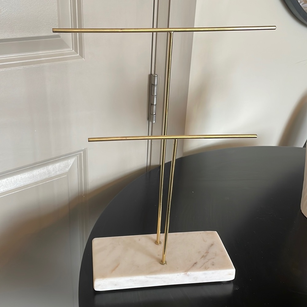 Jewelry rack
